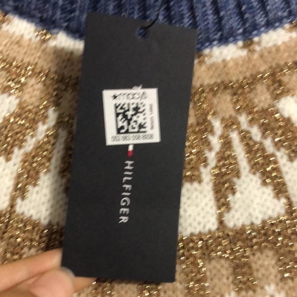 Tommy Hilfiger Classic Woven Knit Fair Isle Sweater in Blue and Metallic Gold - Picture 3 of 12